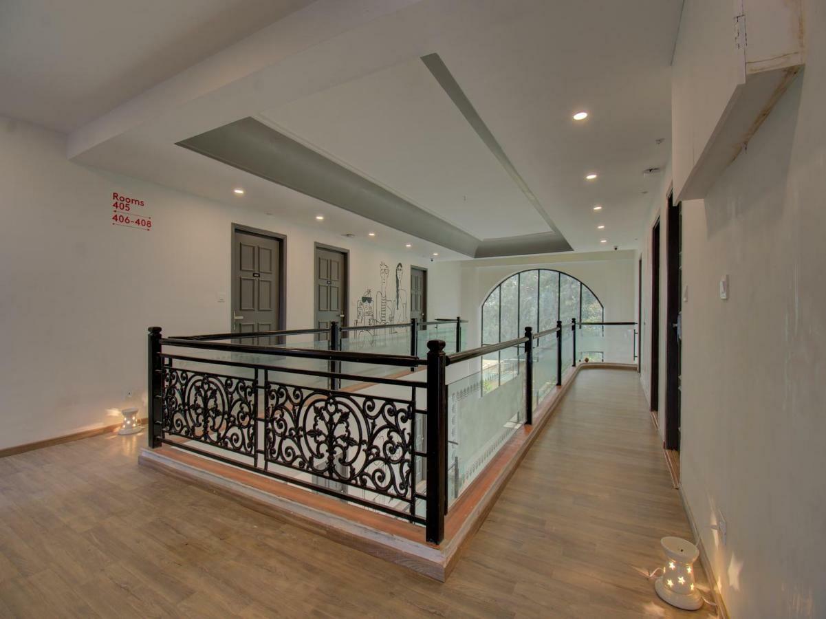 Oyo Townhouse 150 Shreyas Colony Hotel Ahmedabad Buitenkant foto