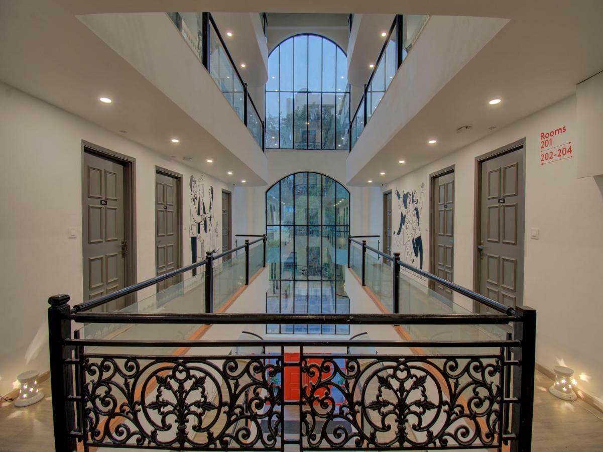 Oyo Townhouse 150 Shreyas Colony Hotel Ahmedabad Buitenkant foto