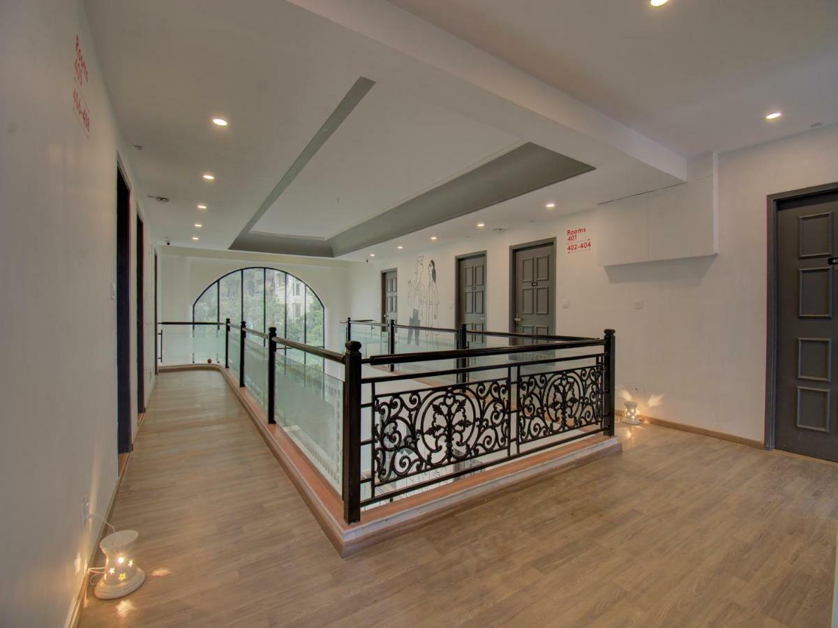 Oyo Townhouse 150 Shreyas Colony Hotel Ahmedabad Buitenkant foto