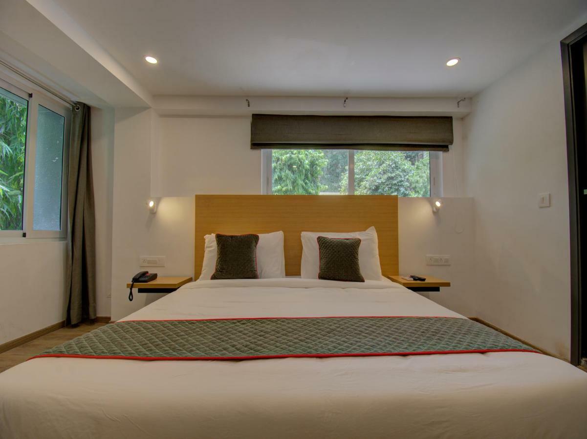 Oyo Townhouse 150 Shreyas Colony Hotel Ahmedabad Buitenkant foto