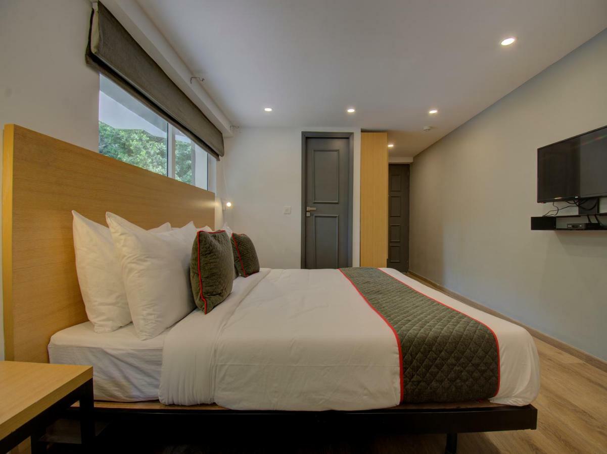 Oyo Townhouse 150 Shreyas Colony Hotel Ahmedabad Buitenkant foto